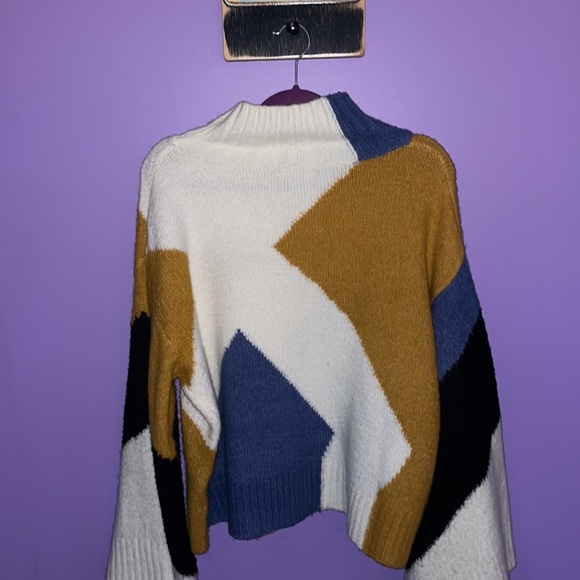 Cream coloured balloon sleeve turtle neck - Picture 4 of 4